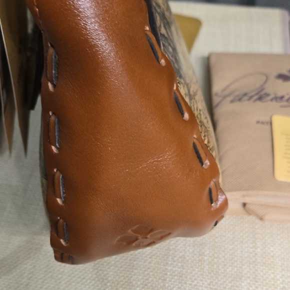 Patricia Nash Tan and Brown Map Print Shoulder Bag - Picture 15 of 16